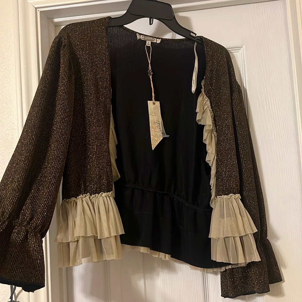 NWT BUCKLE CARDIGAN